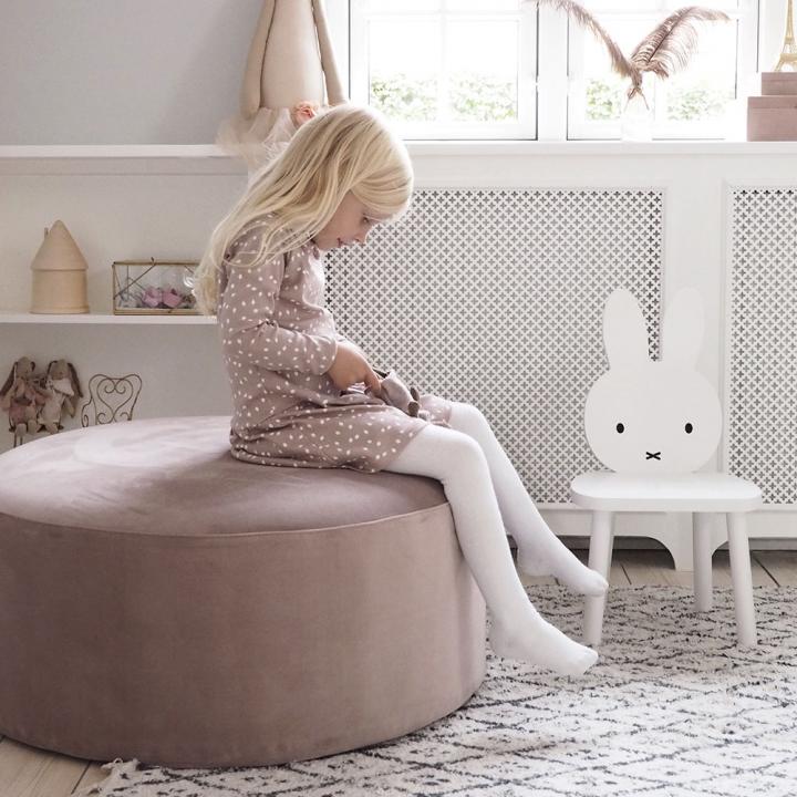 Weißer Stuhl Miffy1